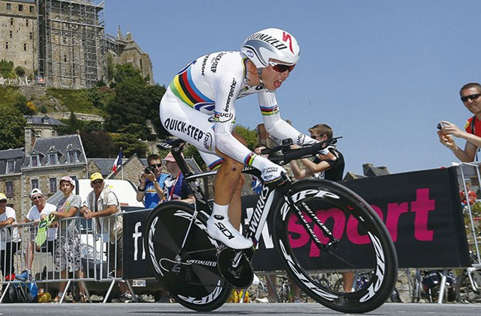54km/h_13년 투르 드 프랑스 TT 우승자 토니 마틴의 평균 속도. 토니 마틴은 투르 드 프랑스 11스테이지 개인 타임 트라이얼에서 33㎞의 코스를 36분29초라는 놀라운 기록으로 피니시 라인을 통과했다