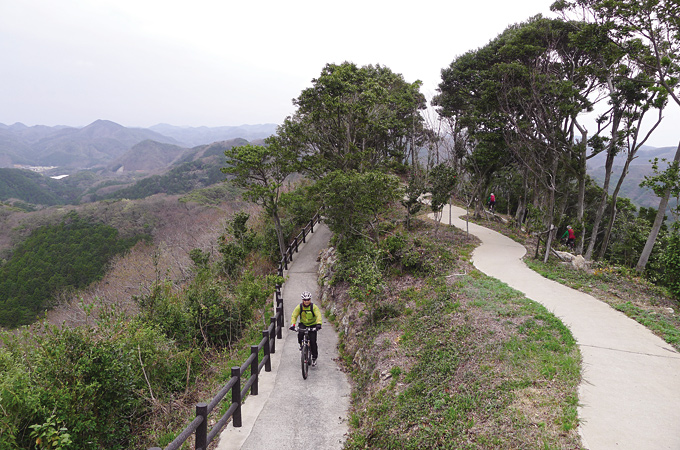 에보시타케 전망대 인근의 산책로