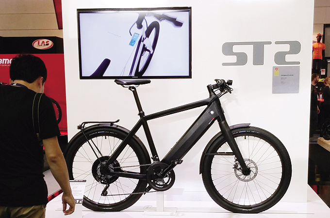 <b>스트로머의 신제품 ST2</b> 시속 45km의 속도를 내는 스트로머의 ST2는 각종 첨단장치로 무장한 전기자전거로 스위스의 자랑이다