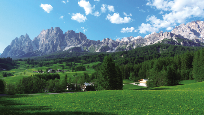 돌로미테 산악문화의 중심지 코르티나 디 암페초(Cortina d'Ampezzo)