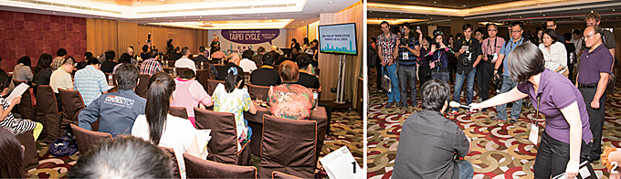 1 2015년 타이베이 사이클쇼 컨퍼런스에는 대만 현지 언론은 물론, 약 20개국의 기자들도 참석해 타이베이 사이클쇼에 대한 세계적인 관심과 위상을 반영했다. 2 이번 컨퍼런스에도 사이클쇼에 출품될 제품을 먼저 살펴보는 자리가 마련되어 높은 관심을 받았다.