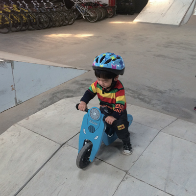 
	지역의 어린이는 물론, 세계 유수 선수들이 VP에서 라이딩을 즐기고 파티를 열기도 한다고. 자전거를 진정 즐기는 모습이 성장의 원동력임을 짐작해본다.
