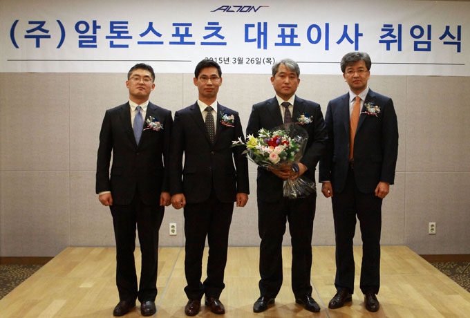 왼쪽부터 박정진 신임 부사장, ㈜이녹스 장경호 대표, 김신성 신임 대표이사, 정명철 사외 이사