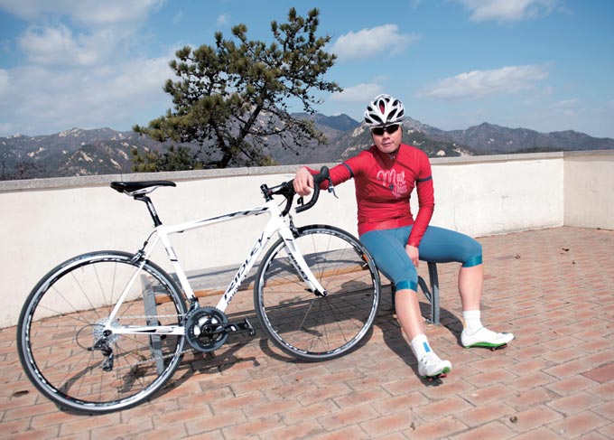 리들리의 헬리움 SL과 함께 다양한 대회를 섭렵 중인 이민혜 선수는 헬리움에 대해 강한 퍼포먼스를 받쳐주는 자전거라고 평가했다.