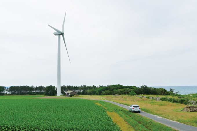 다이센 아래의 다이센초(大山町)에 있는 풍력발전기