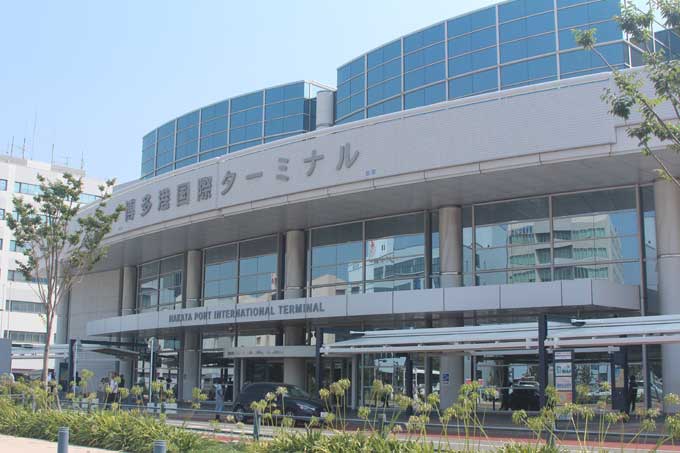 답사의 시작인 후쿠오카시 하카다항 국제터미널
