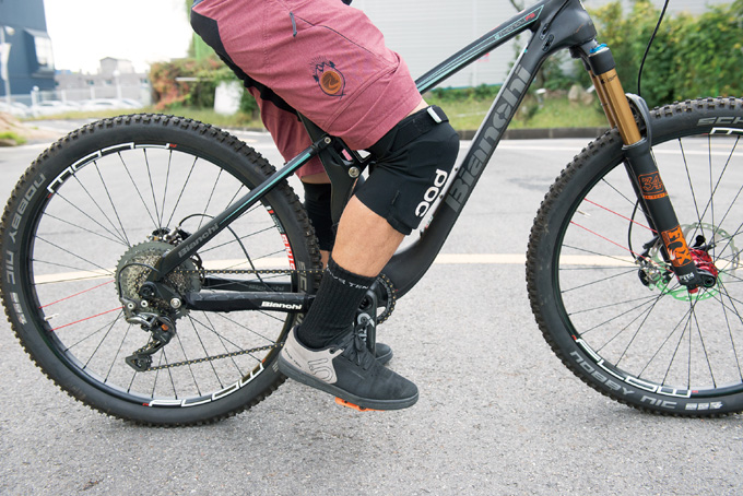 
	자전거가 기우는 방향의 페달이 6시에 위치하지 않도록 주의해야 한다.
