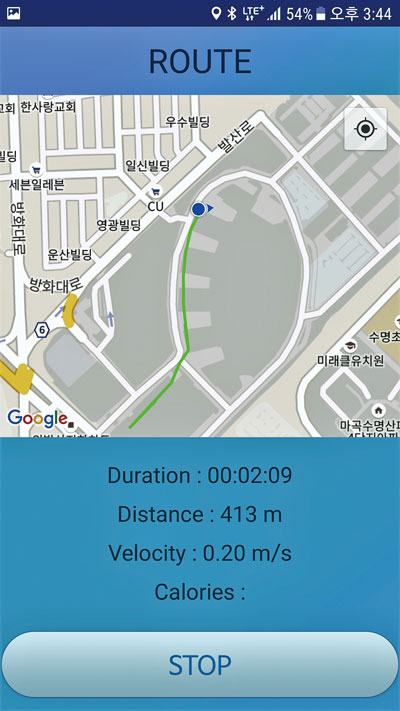 구글지도와 연동되어 현재위치와 지나온 궤적이 표시된다.
