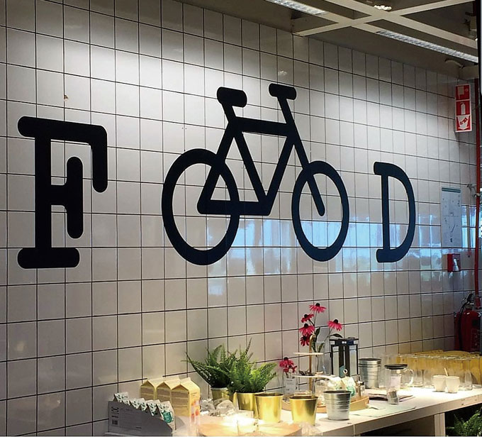 
	네덜란드 이케아의 푸드코트 사인물. 자전거 천국답게 자전거로 형상화했다.
