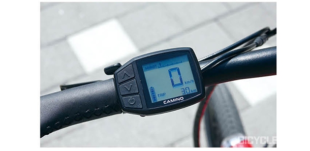 디스플레이로 PAS단계를 조절할 수 있다. 5단계까지 있으며 제한 최고속도는 25km