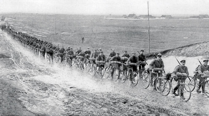
	독일군은 1, 2차 세계대전
당시 자전거를 군사용으로
적극 활용했다.
